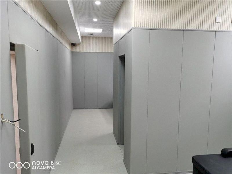 槽木吸音板 阻燃技术 声学材料 室内安全